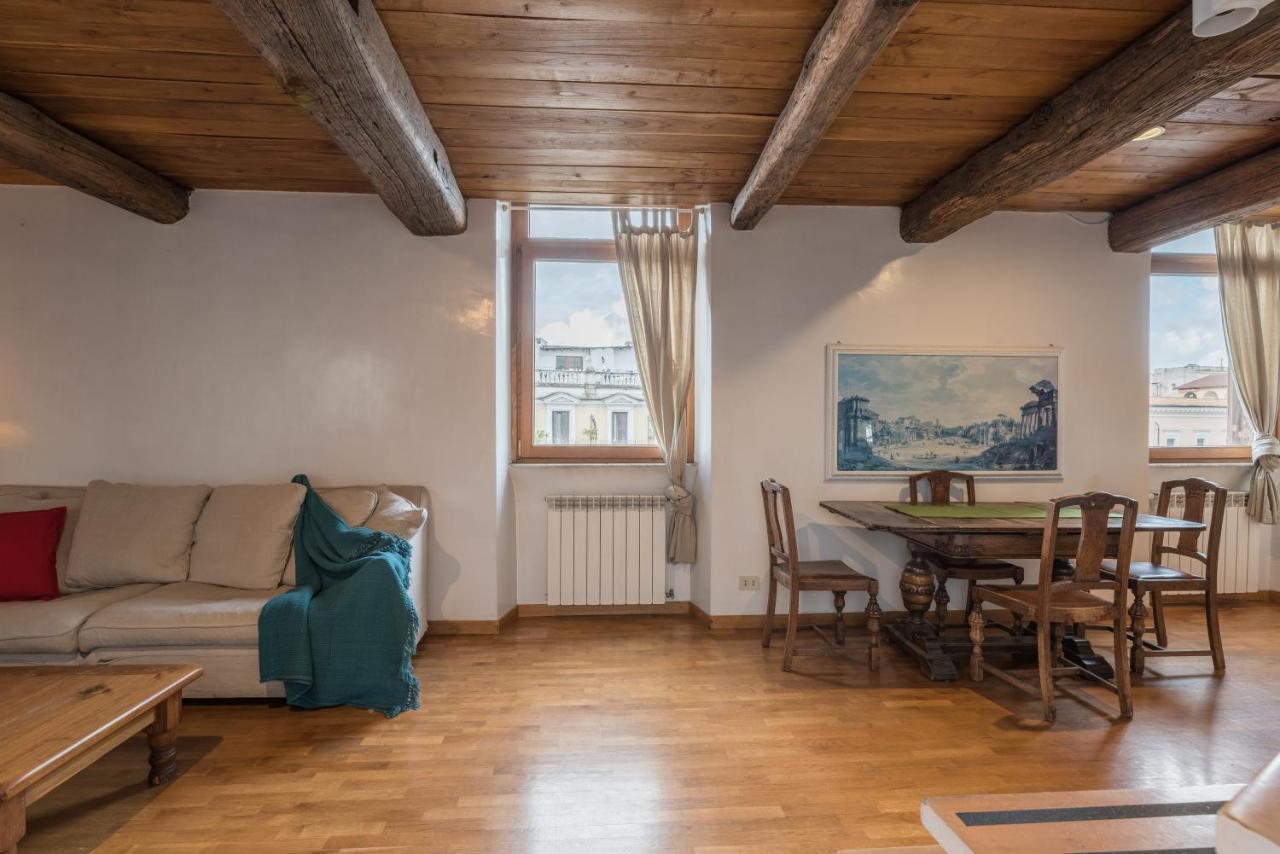 Cozy Wooden Apt In Piazza Navona Apartment Rome Exterior photo