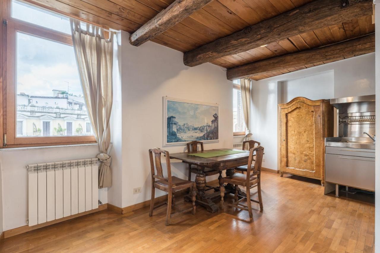 Cozy Wooden Apt In Piazza Navona Apartment Rome Exterior photo